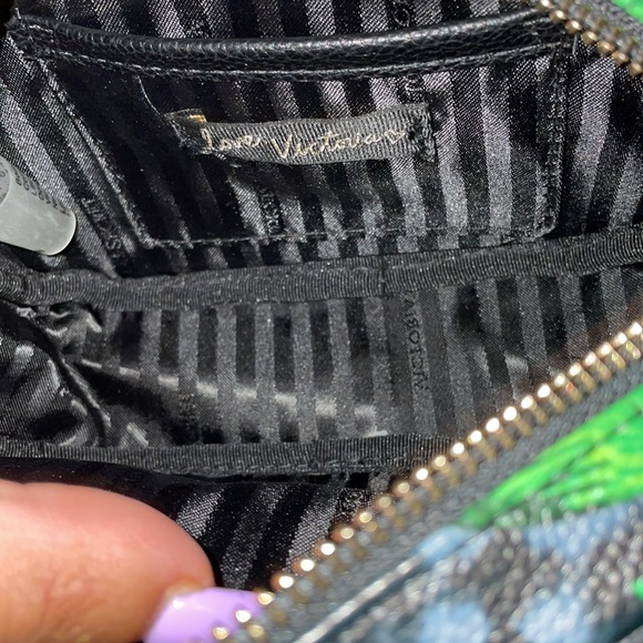 VS Cute Fanny Pack - Picture 4 of 4